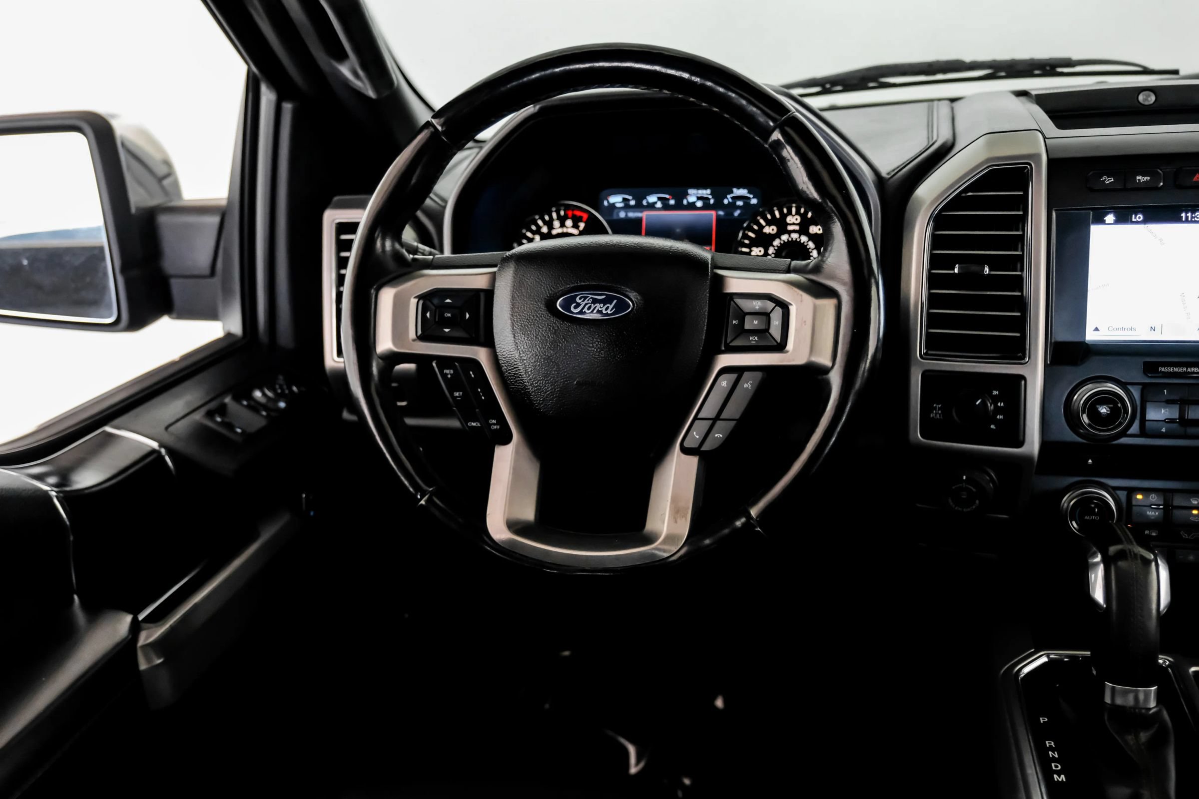 Used 2018 Ford F150 Platinum w/ Equipment Group 701A Luxury AWD/4WD image 11