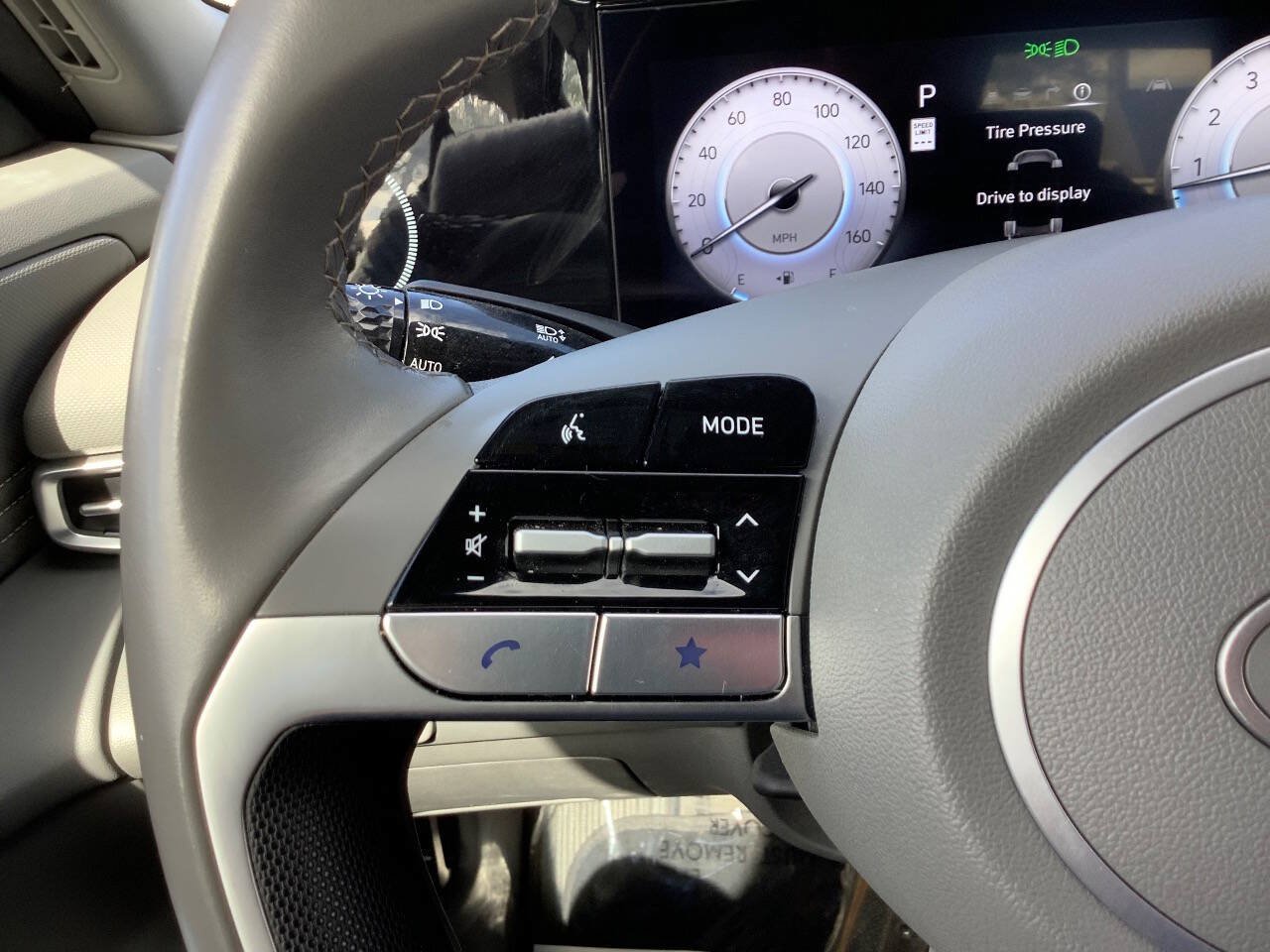 Used 2025 Hyundai Elantra SEL FWD image 40