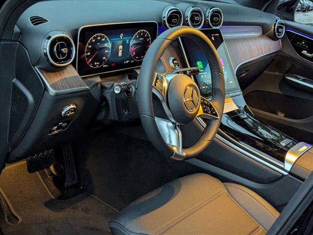 Used 2026 Mercedes-Benz GLC 300 4MATIC image 3