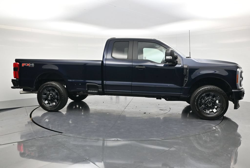 Used 2023 Ford F250 XL w/ STX Appearance Package AWD/4WD image 4