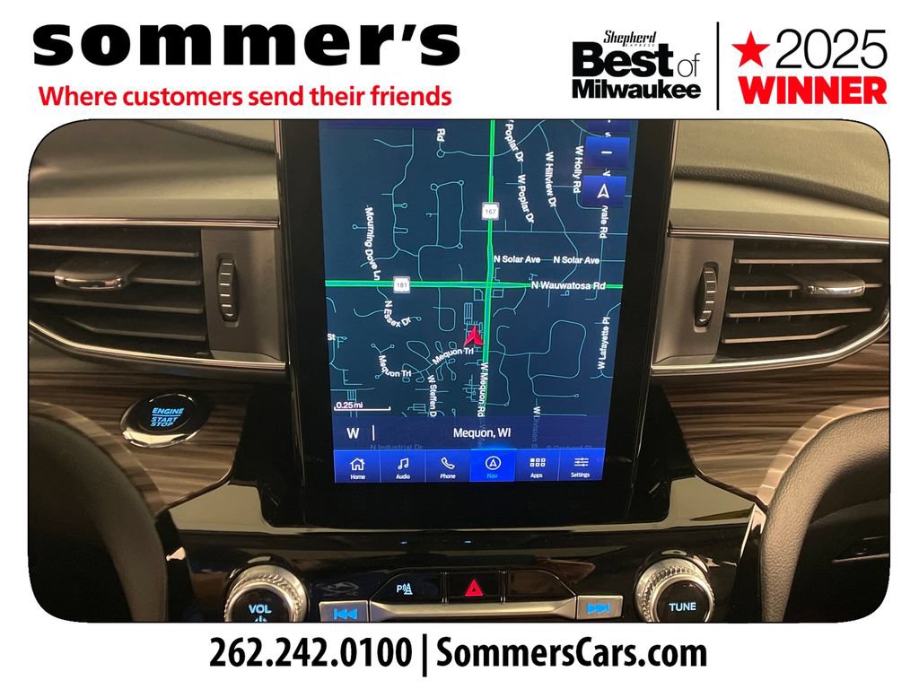 Used 2024 Ford Explorer Limited w/ Limited Technology Package AWD/4WD image 17