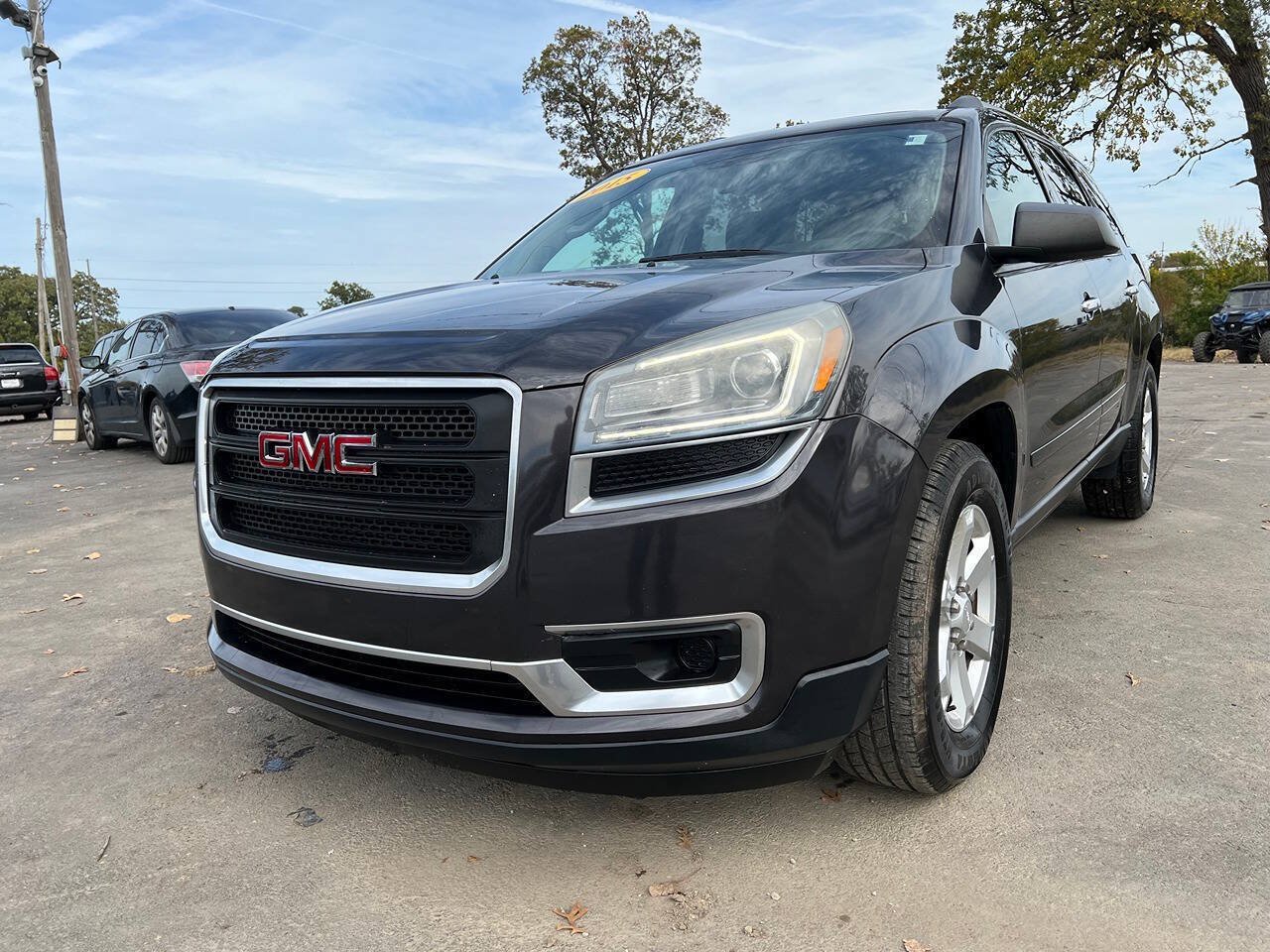Used 2015 GMC Acadia SLE FWD image 2