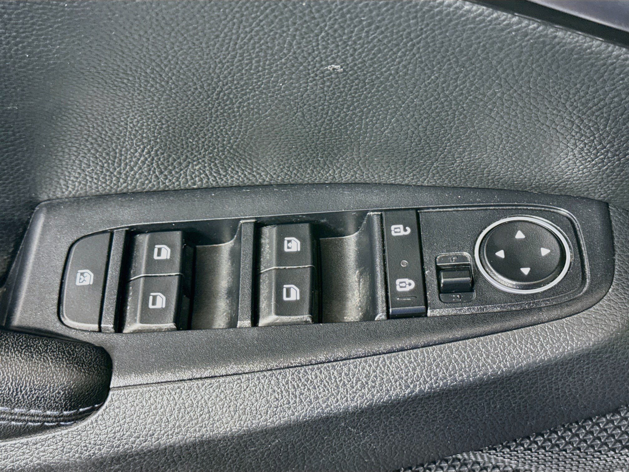 Used 2022 Kia Seltos S FWD image 24