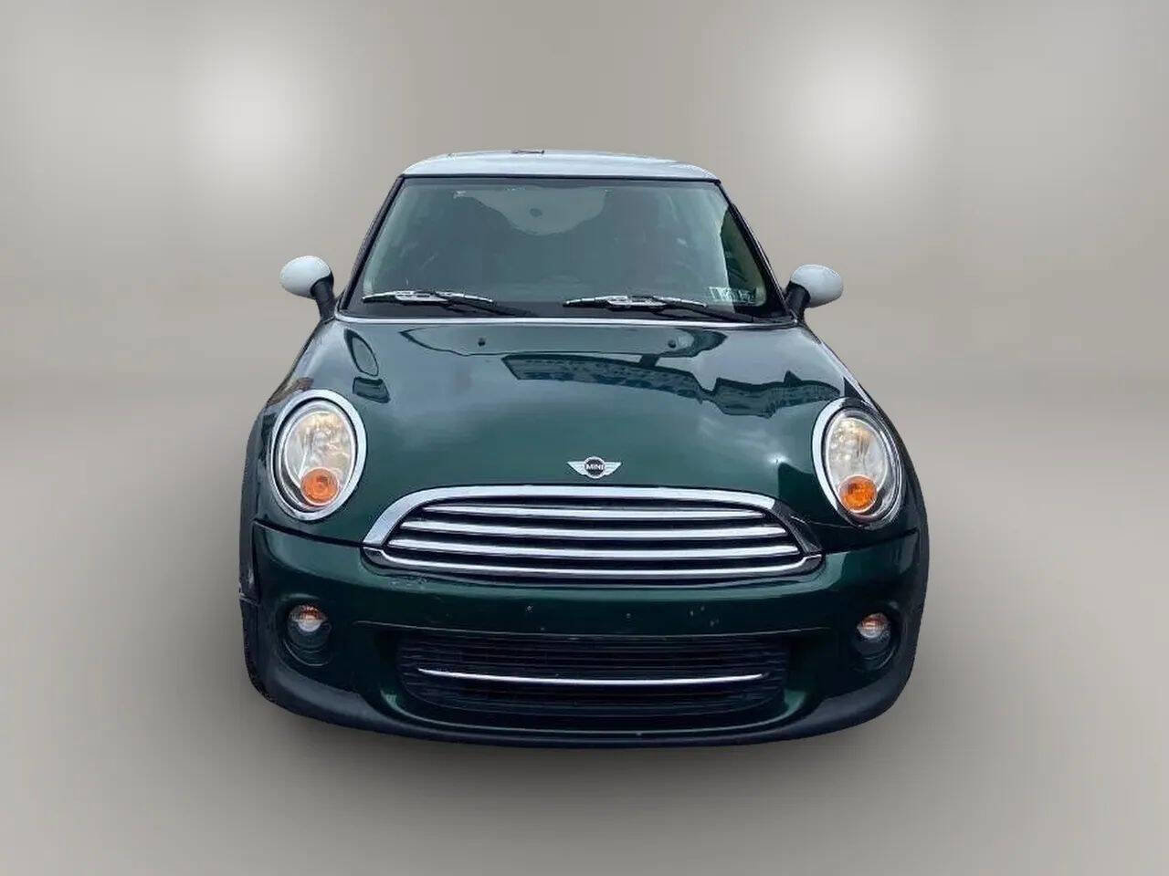 Used 2011 MINI Cooper Hardtop image 2