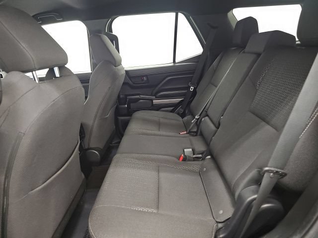Used 2025 Toyota 4Runner SR5 AWD/4WD image 29