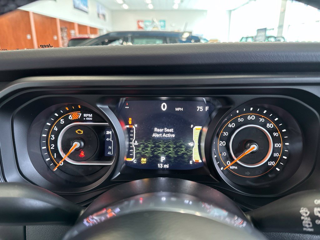 New 2026 Jeep Wrangler Unlimited Sahara w/ Whitecap Package AWD/4WD image 24