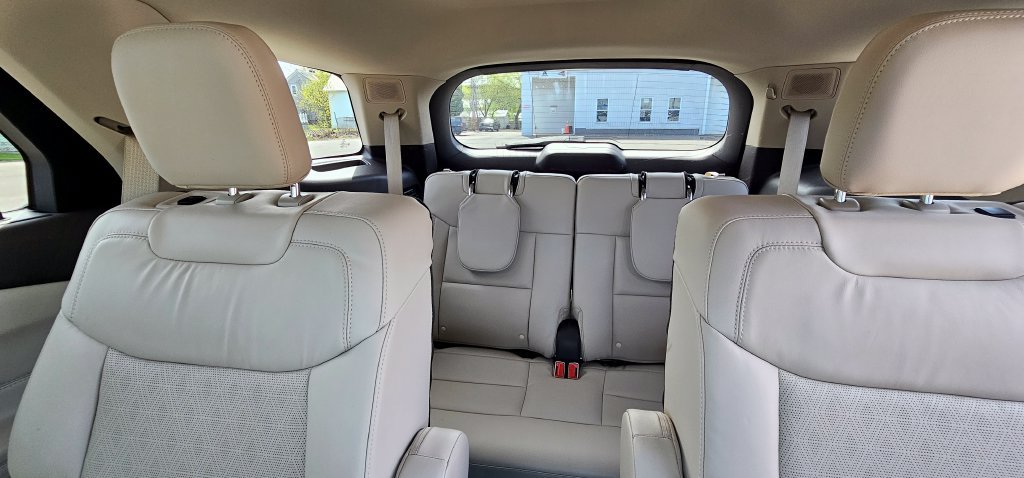Used 2022 Ford Explorer Platinum AWD/4WD image 20