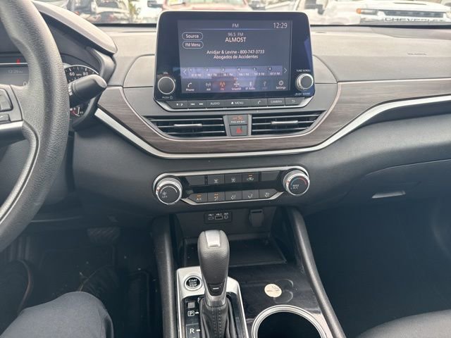 Used 2024 Nissan Altima 2.5 SV image 11