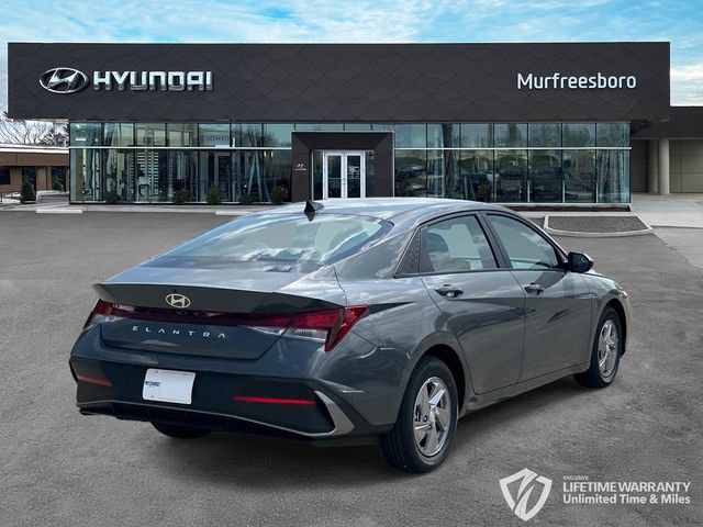 New 2026 Hyundai Elantra SE FWD image 5