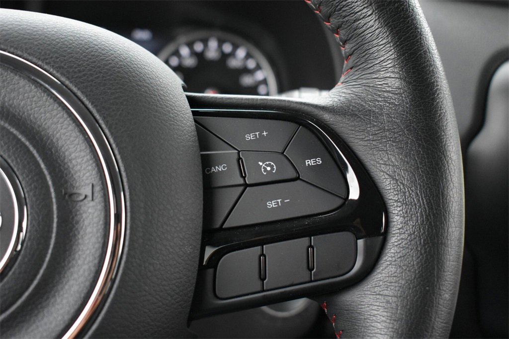 Used 2022 Jeep Renegade Trailhawk w/ Trailer Tow Group image 17