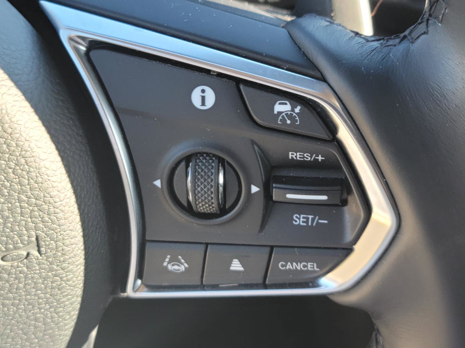 Certified 2023 Acura MDX SH-AWD w/ Technology Package image 16