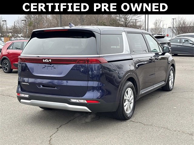 Used 2024 Kia Carnival LX image 2