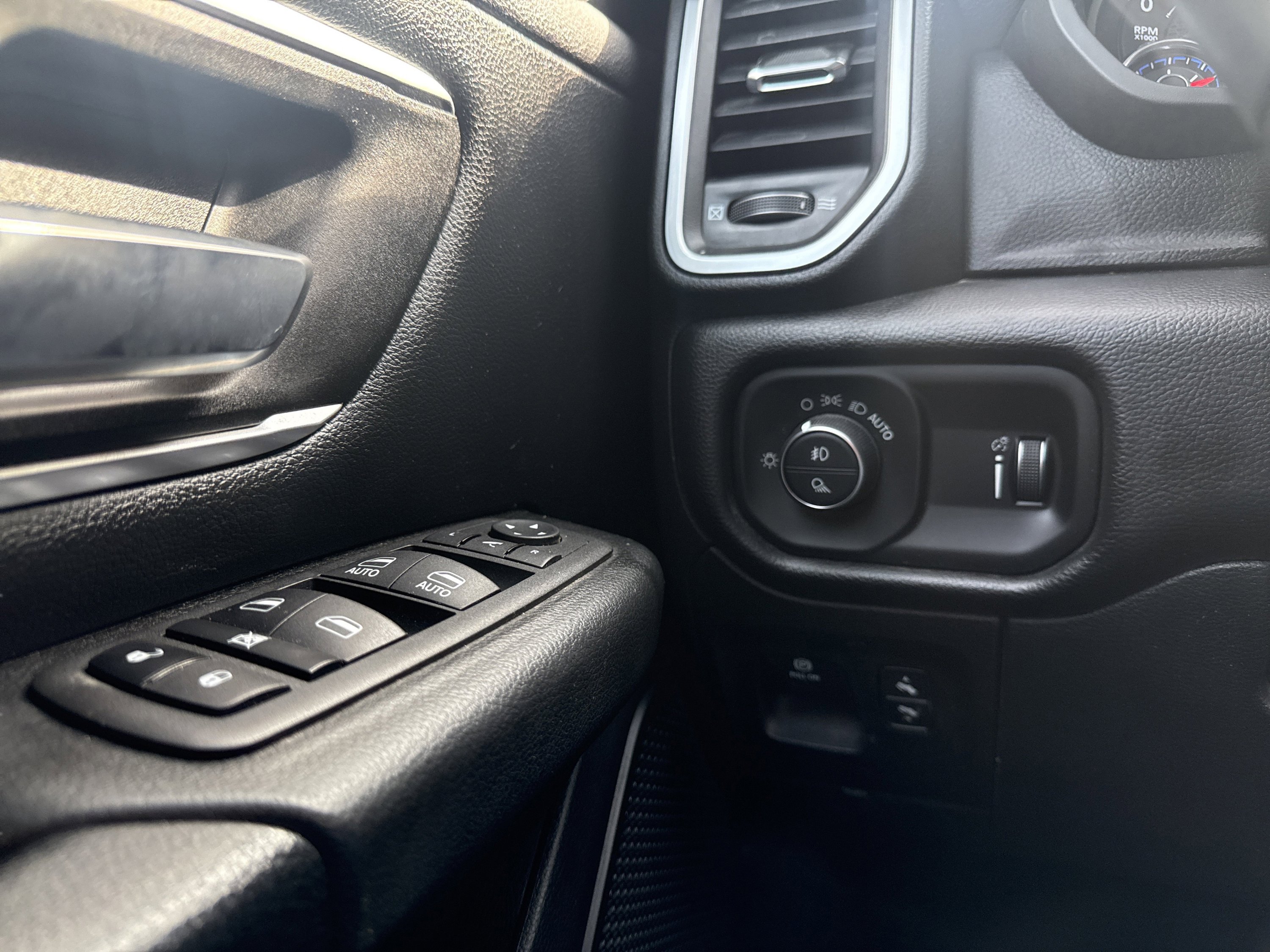 Used 2022 RAM 1500 Big Horn image 24