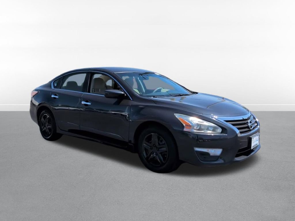 Used 2015 Nissan Altima 2.5 S w/ Power Driver Seat Package FWD image 3