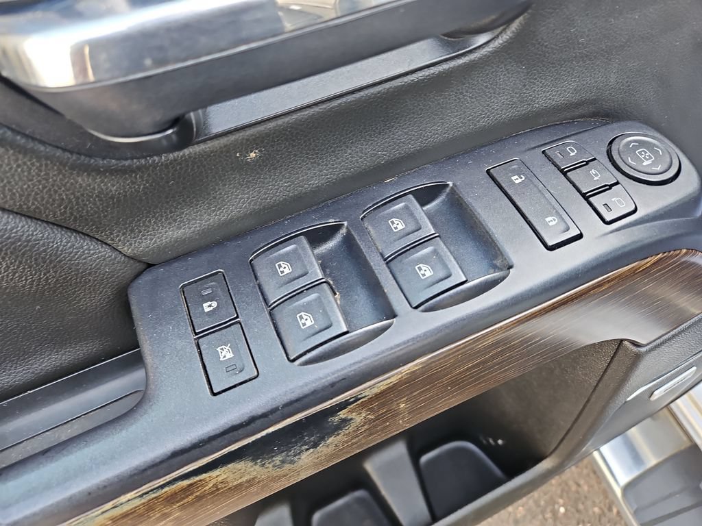 Used 2018 GMC Sierra 2500 Denali w/ Duramax Plus Package AWD/4WD image 12