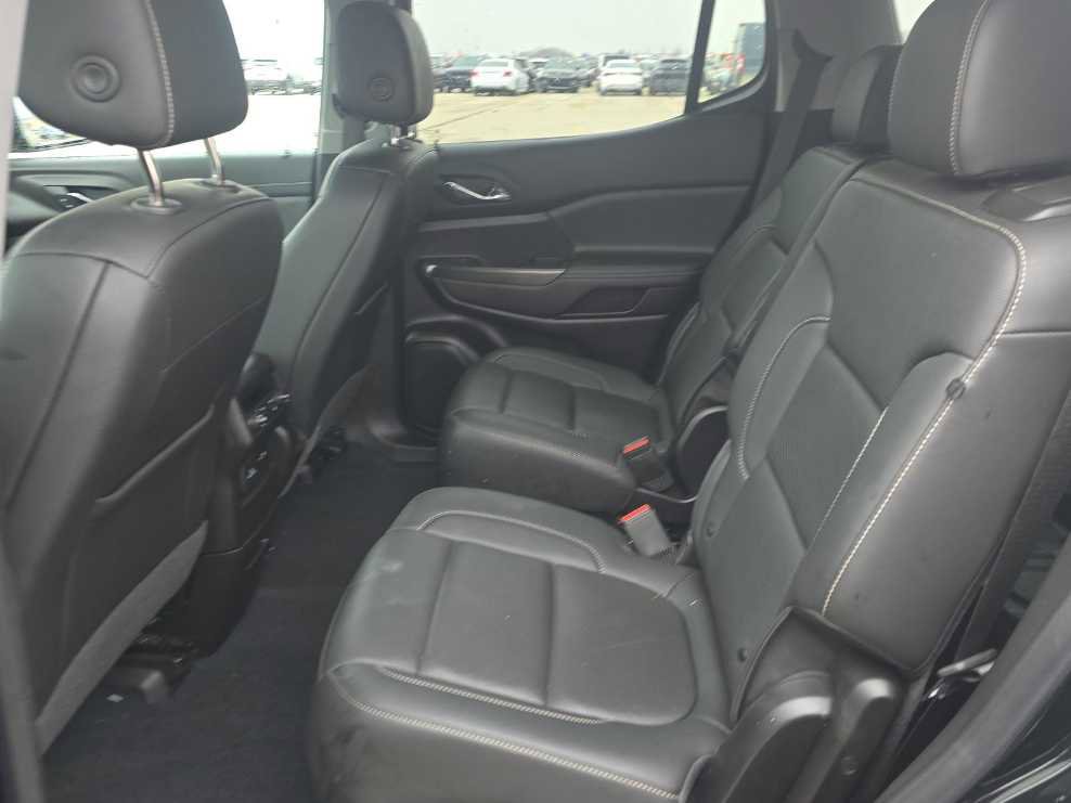 Used 2023 GMC Acadia SLT w/ Elevation Edition image 12