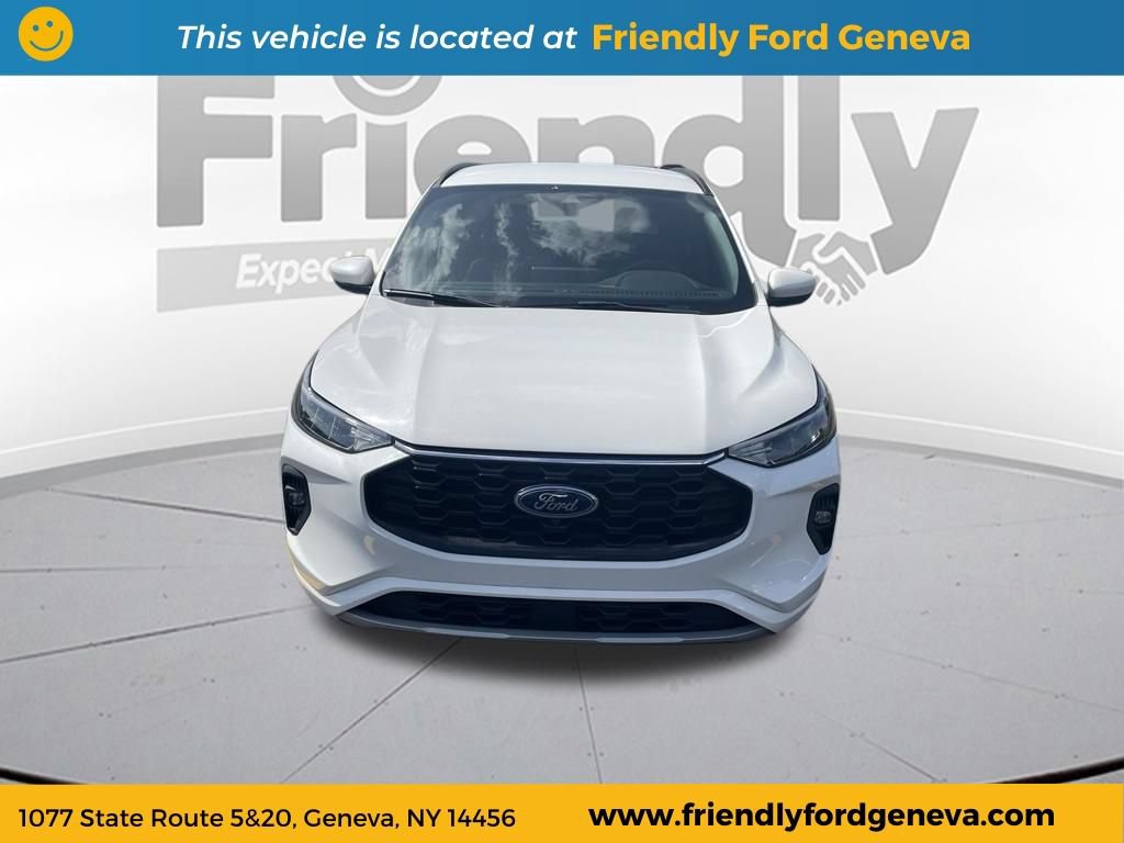 Used 2023 Ford Escape ST-Line Select w/ Tech Pack #2 AWD/4WD image 2