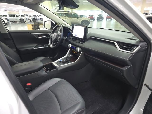 Used 2023 Toyota RAV4 Limited image 6