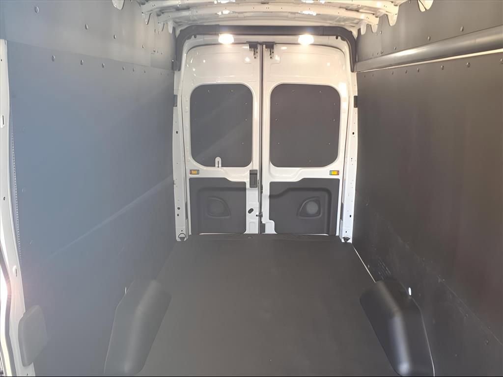 Used 2023 Ford E-Transit 148 High Roof Extended w/ Load Area Protection Package image 23