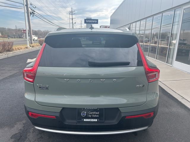 Certified 2025 Volvo XC40 B5 Plus image 4