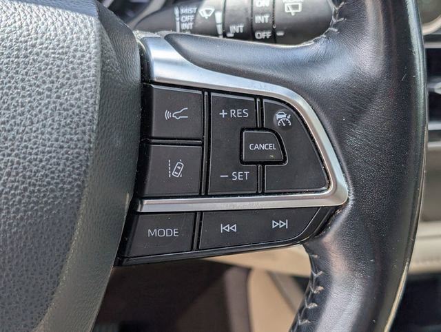 Used 2020 Toyota Highlander XLE image 33