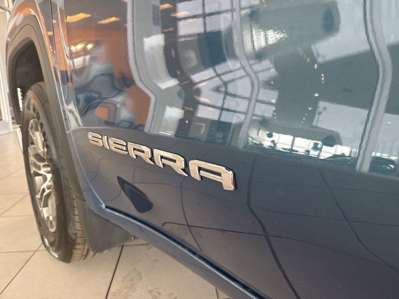 Used 2024 GMC Sierra 1500 SLT image 16