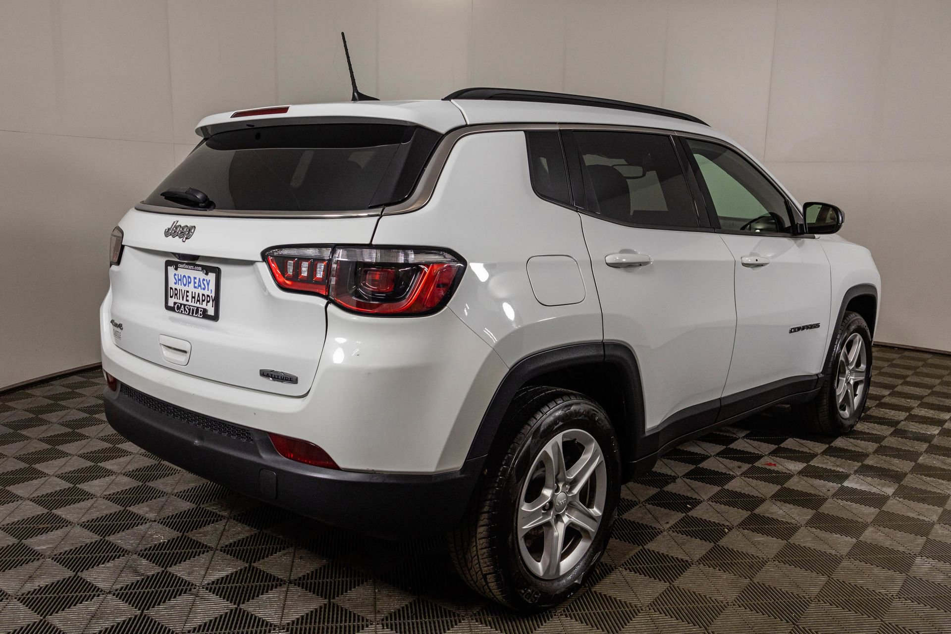 Used 2023 Jeep Compass Latitude image 13