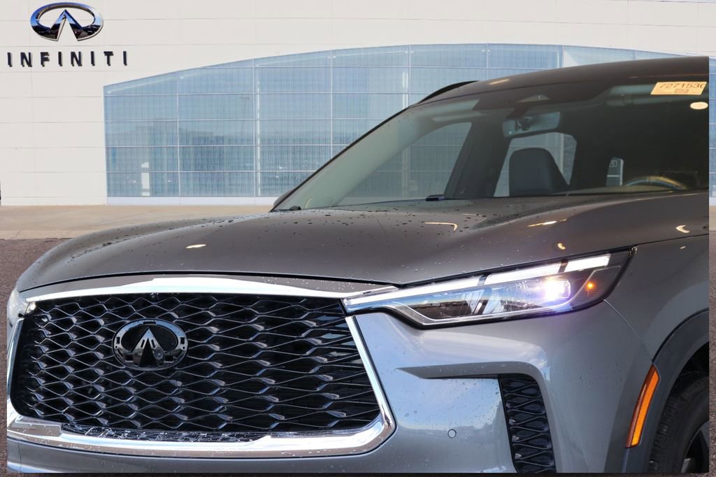 Certified 2023 INFINITI QX60 Luxe w/ Performance Audio Package image 12