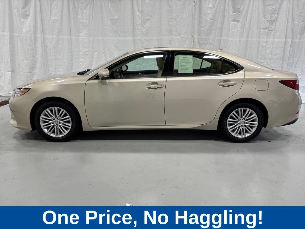 Used 2014 Lexus ES 350 w/ Luxury Package FWD image 4