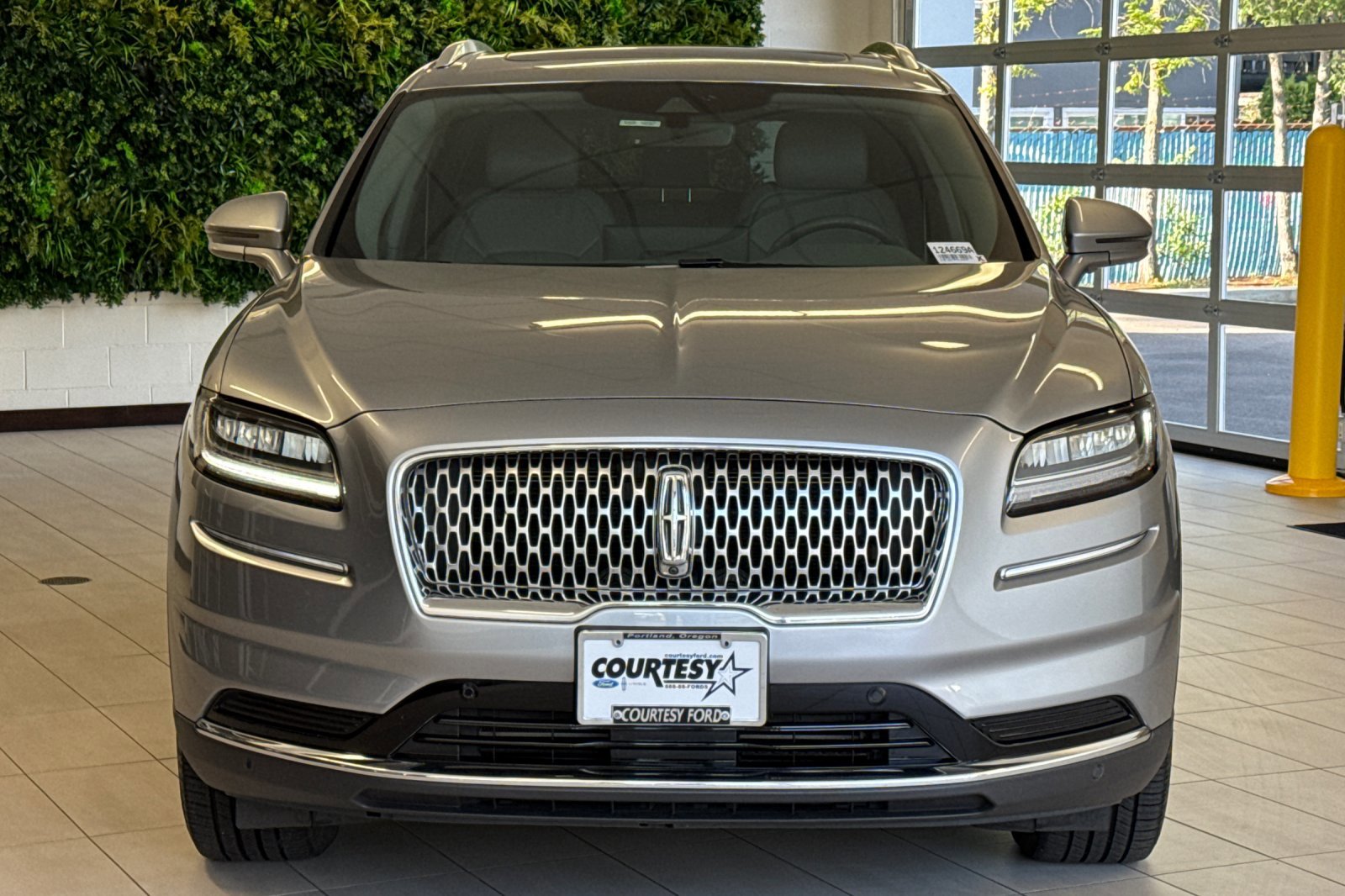 Used 2023 Lincoln Nautilus Reserve w/ Equipment Group 201A AWD/4WD image 9