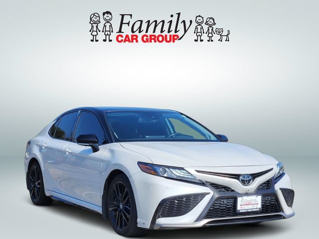 Used 2024 Toyota Camry XSE w/ Navigation Package FWD image 2