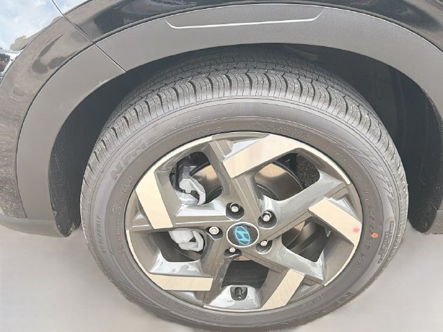 New 2026 Hyundai Venue SEL FWD image 32