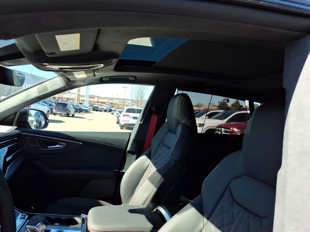 New 2026 Audi SQ8 Prestige image 12