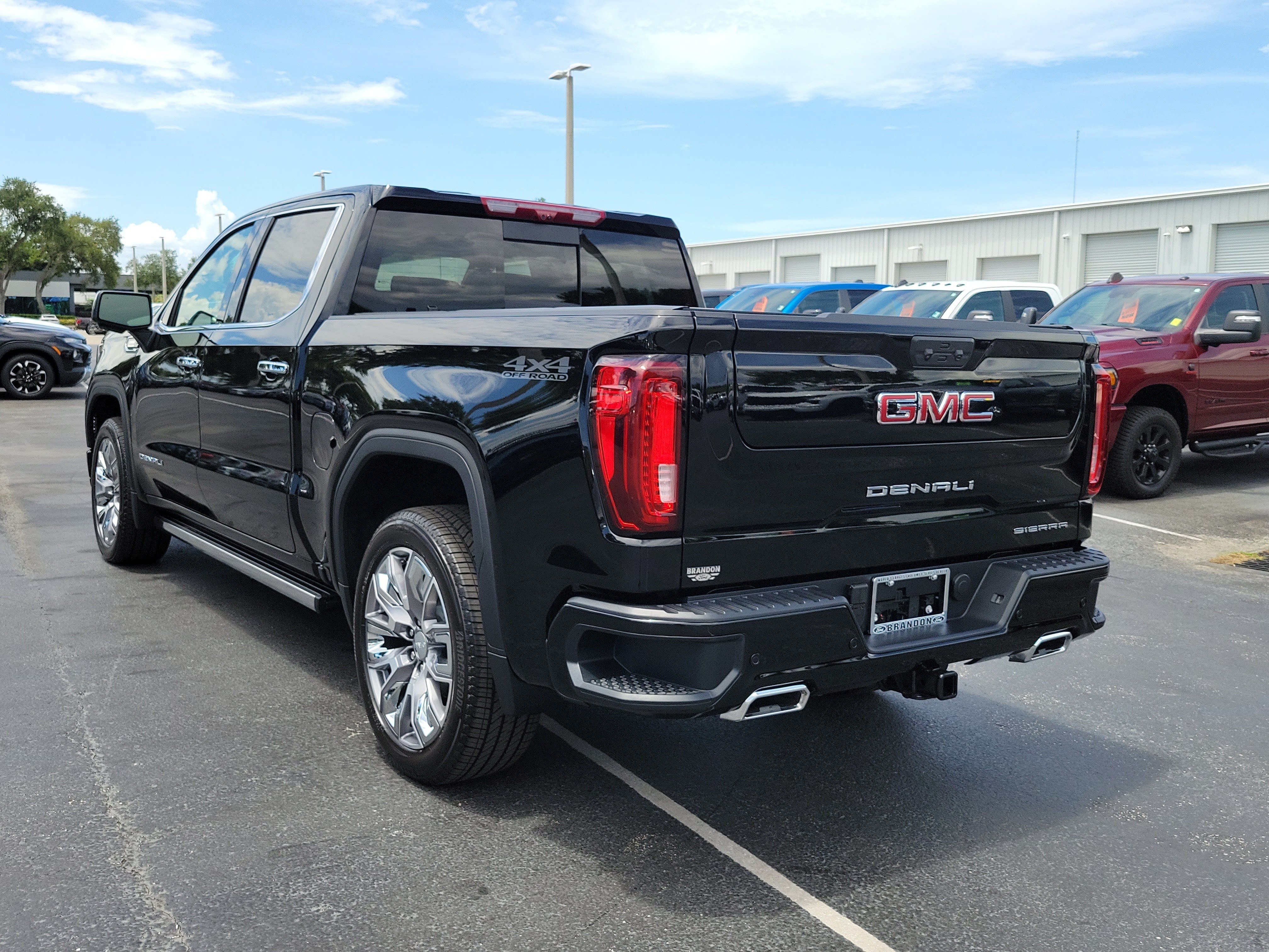 Used 2026 GMC Sierra 1500 Denali w/ Denali Reserve Package AWD/4WD image 7