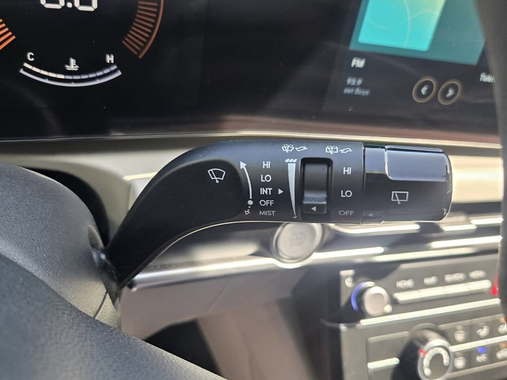 Used 2025 Hyundai Tucson SE FWD image 25