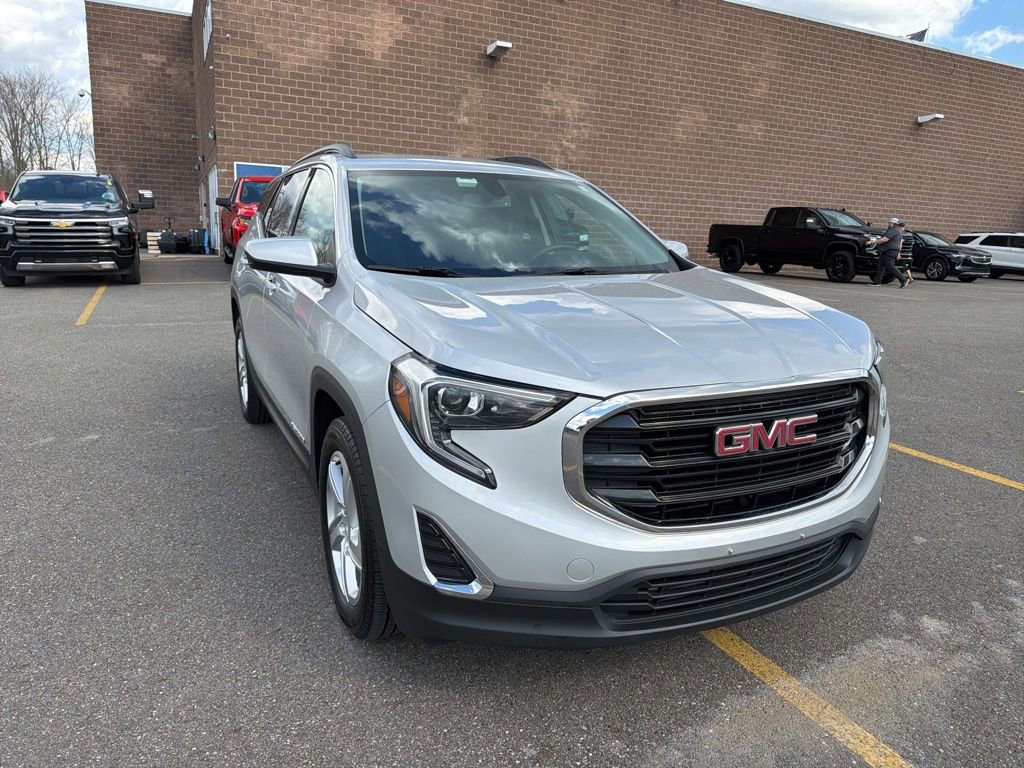 Used 2018 GMC Terrain SLE w/ Driver Convenience Package image 2