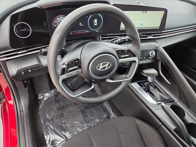 Used 2024 Hyundai Elantra SEL image 10