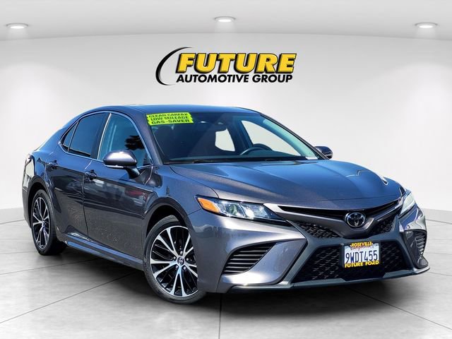 Used 2020 Toyota Camry SE w/ Convenience Package image 1