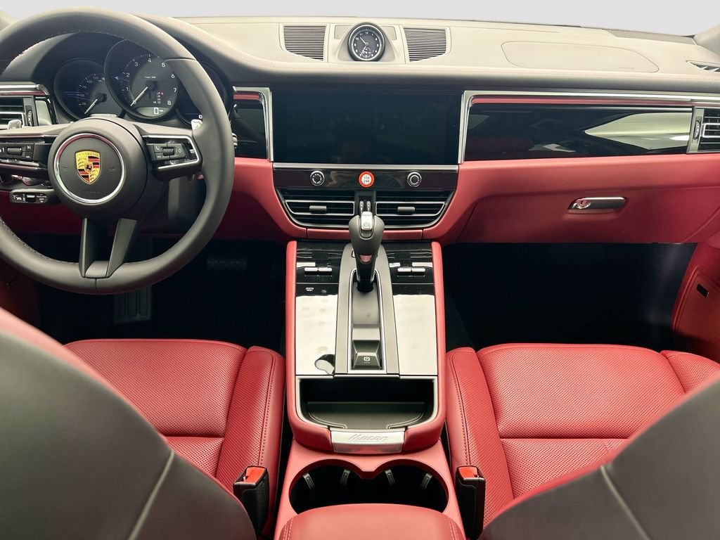Used 2026 Porsche Macan AWD/4WD image 15