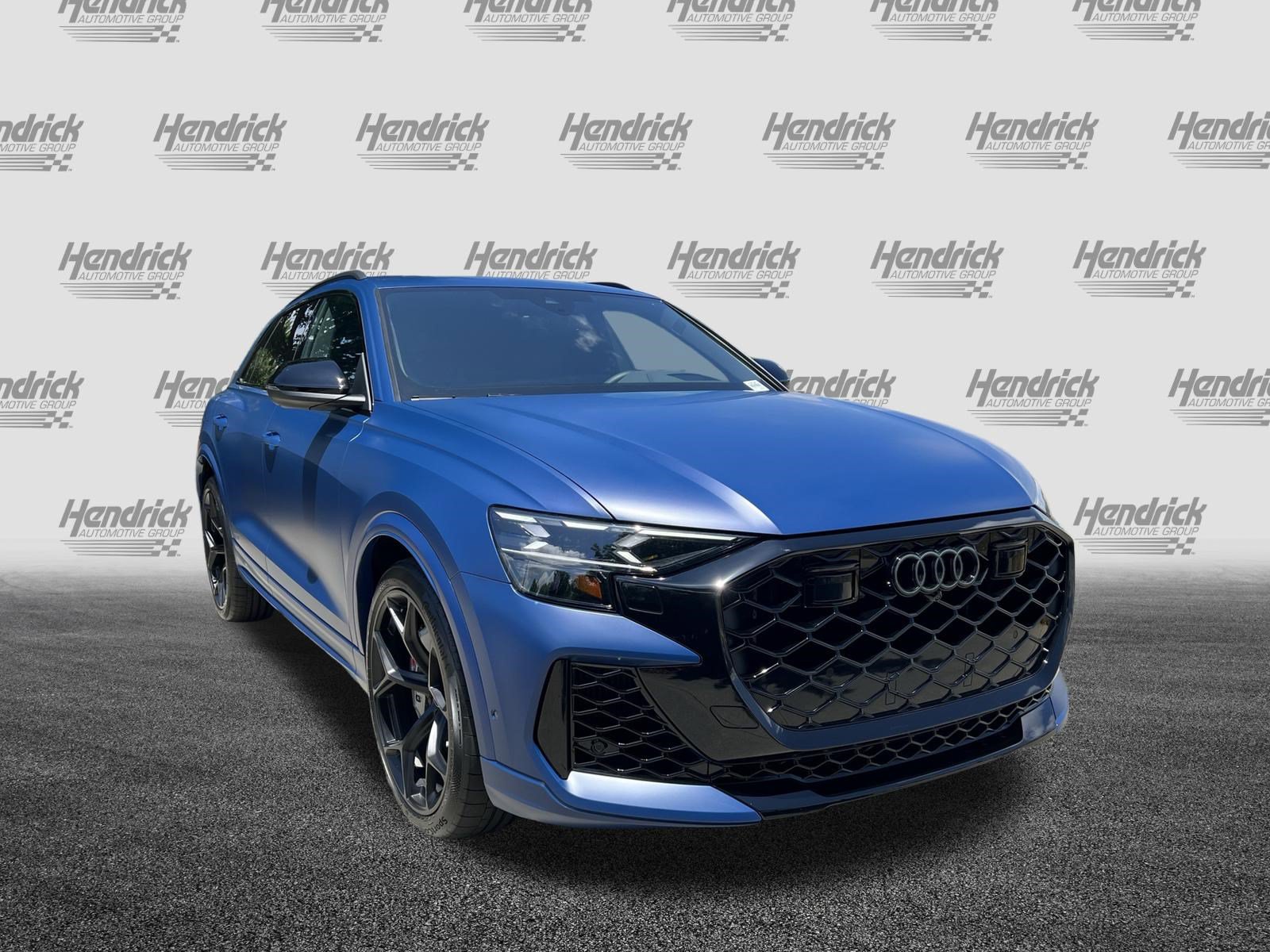Certified 2025 Audi RS Q8 performance AWD/4WD image 2