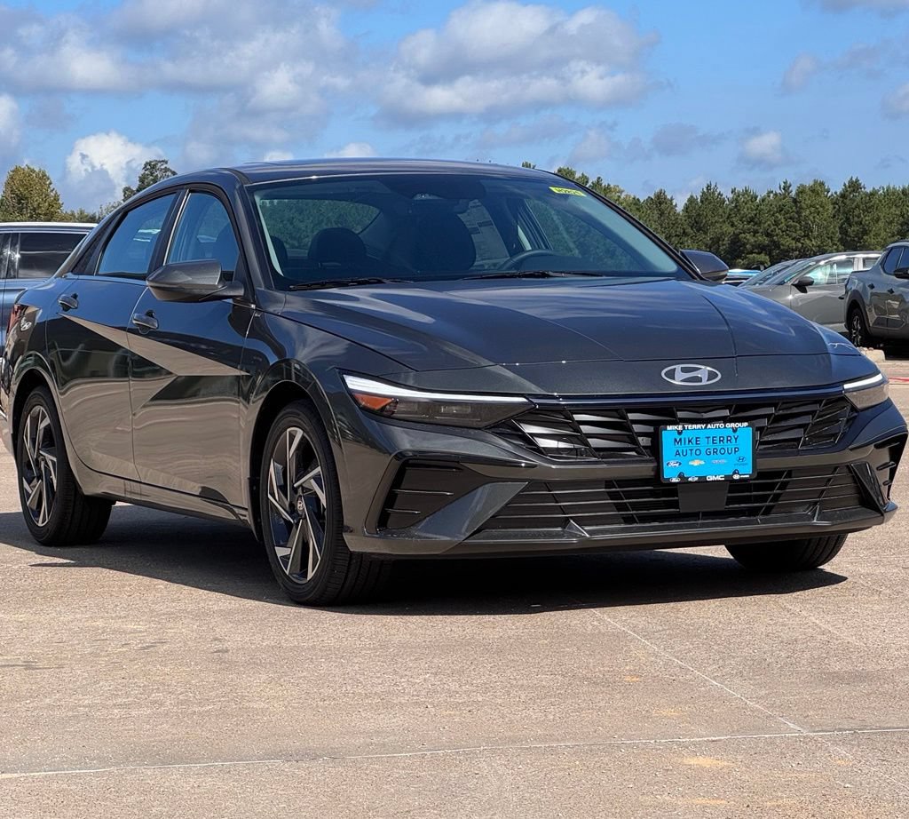 New 2026 Hyundai Elantra Limited FWD image 10