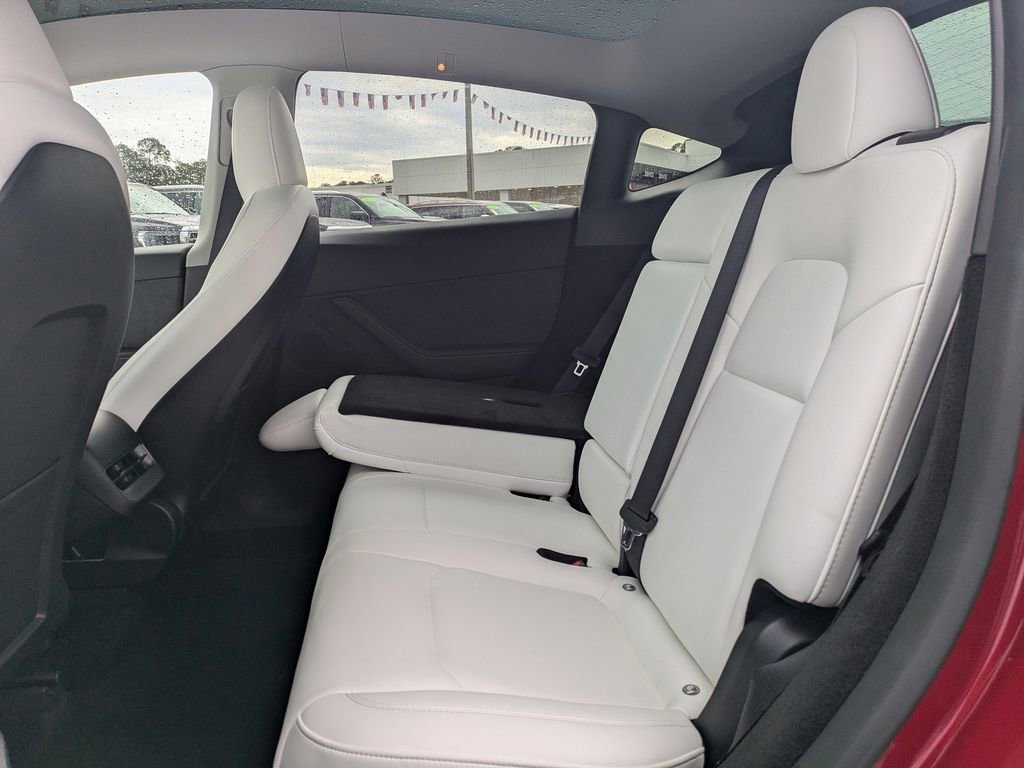 Used 2024 Tesla Model Y Long Range image 15