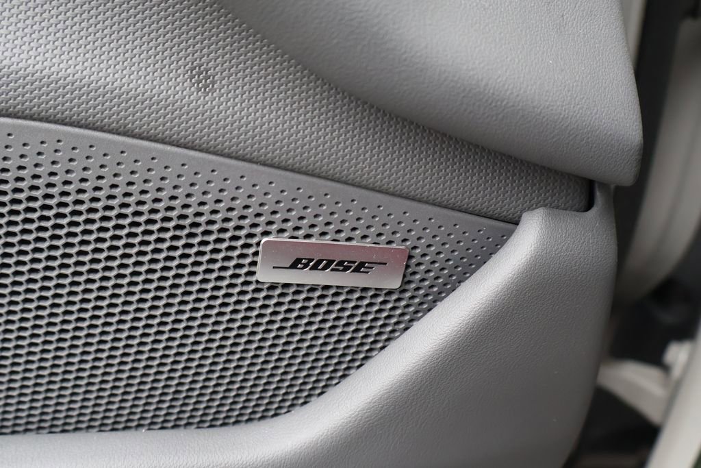 Used 2022 Porsche Taycan image 36