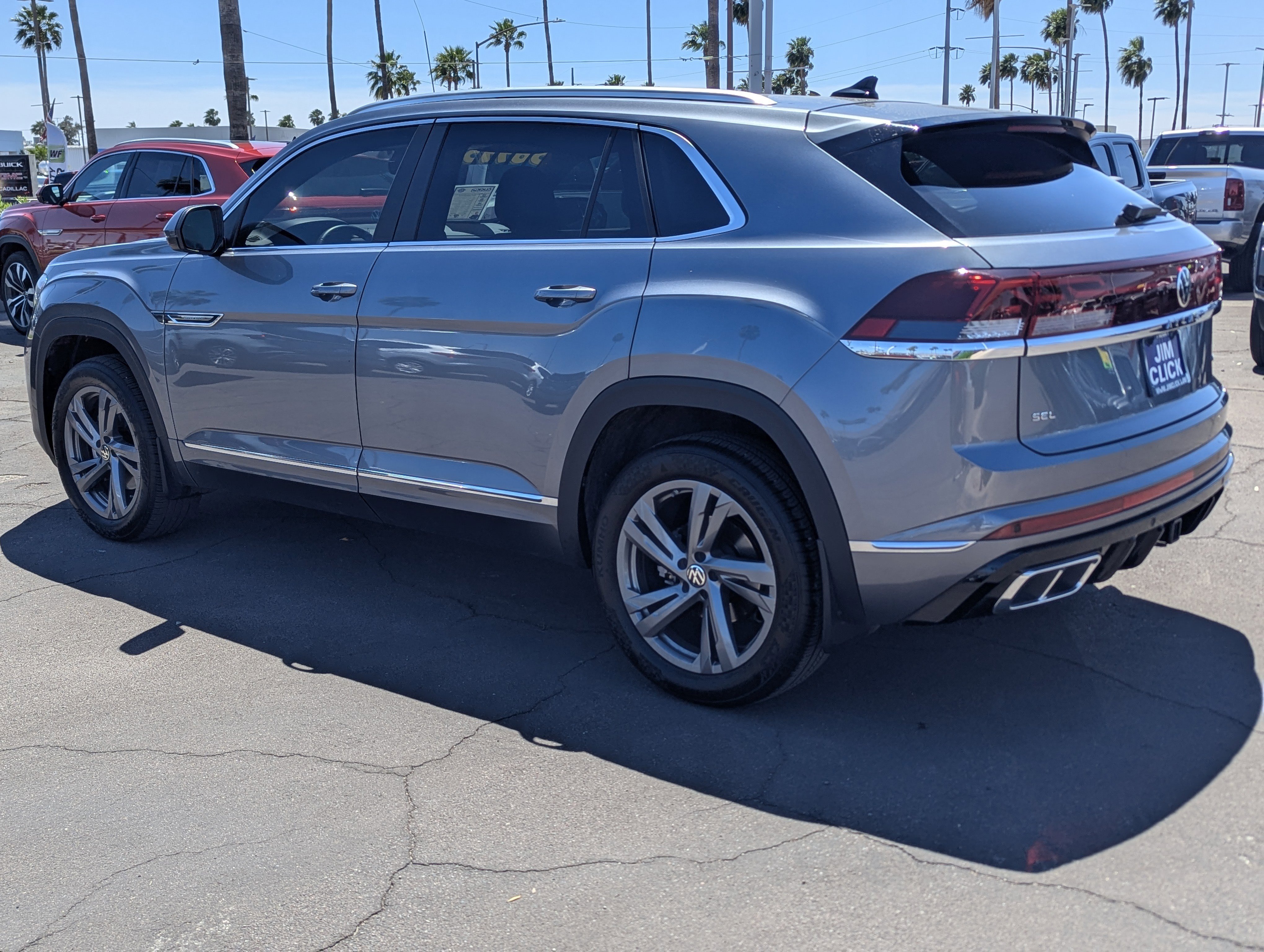 Used 2024 Volkswagen Atlas Cross Sport SEL R-Line image 4