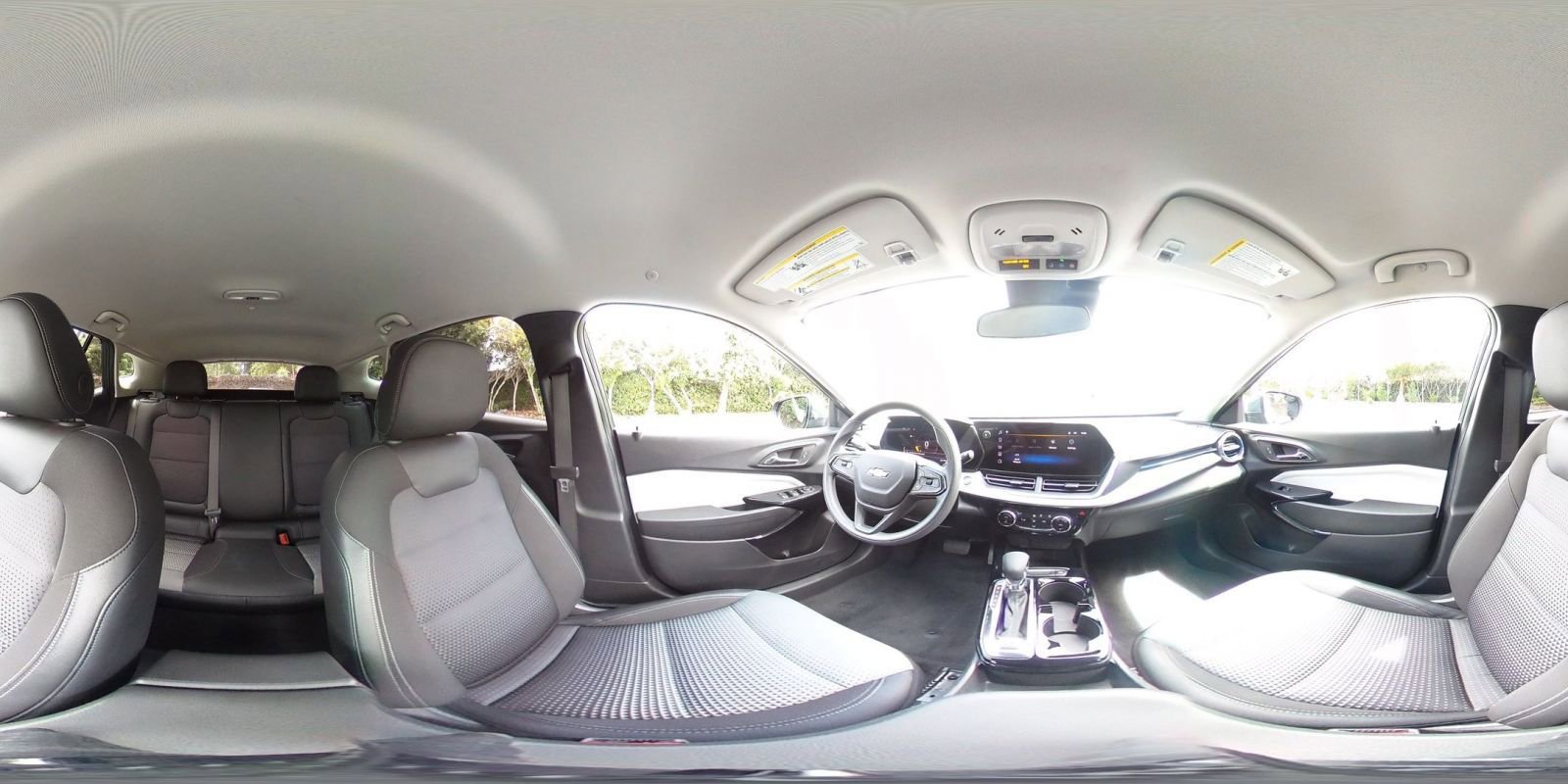 Used 2025 Chevrolet Trax LT FWD image 41