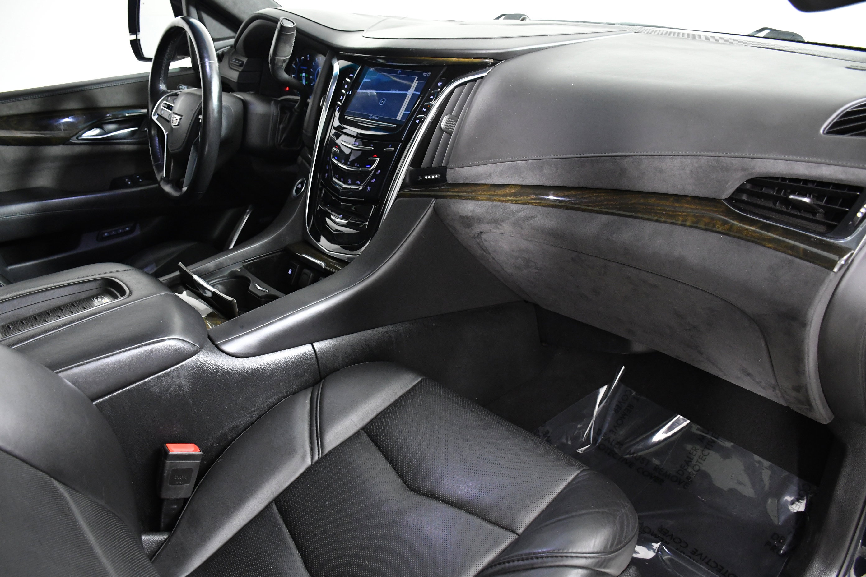 Used 2017 Cadillac Escalade ESV Platinum image 30