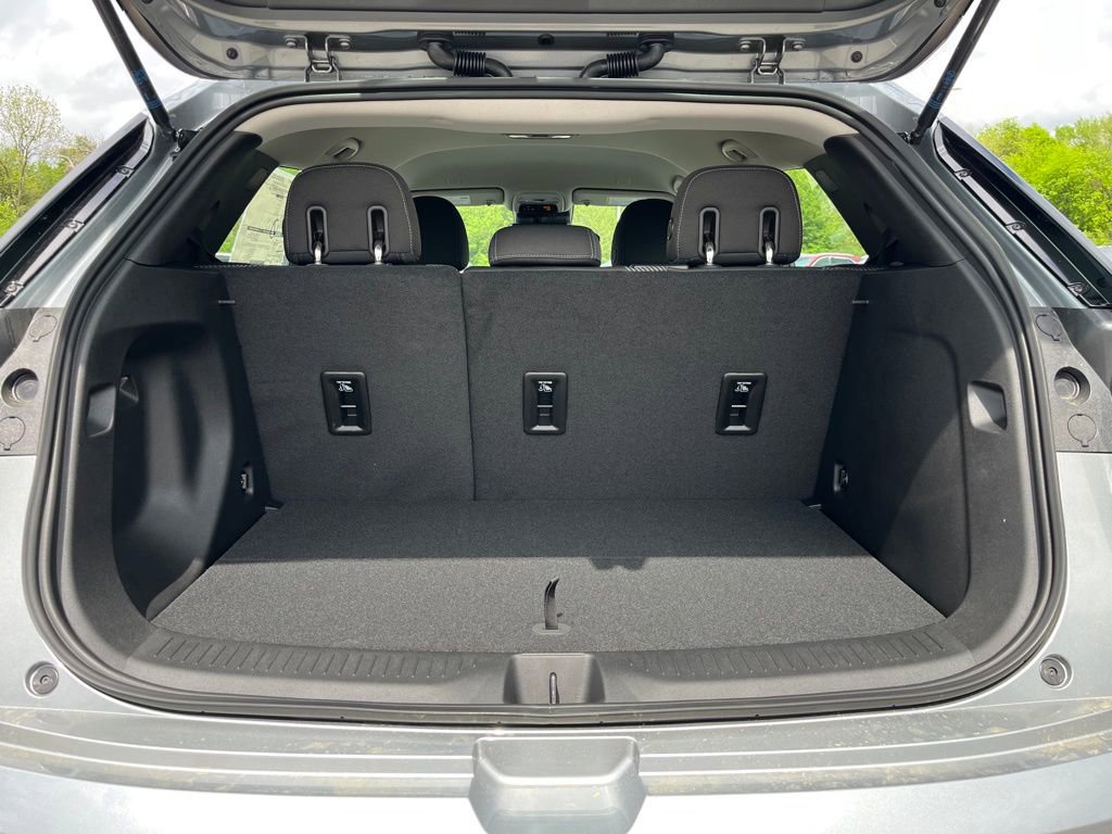 New 2027 Chevrolet Bolt LT w/ Comfort Package image 13