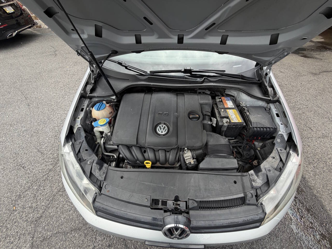 Used 2014 Volkswagen Golf 4-Door FWD image 37