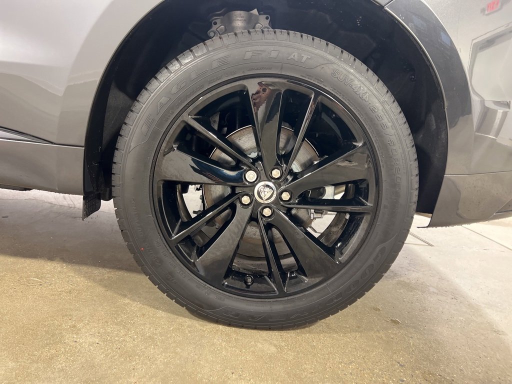 New 2025 Jaguar F-PACE R-Dynamic S image 30