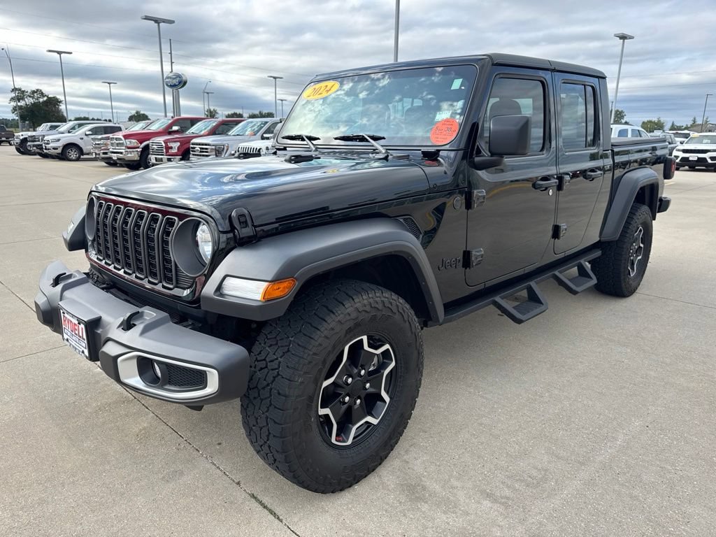 Certified 2024 Jeep Gladiator Sport AWD/4WD image 22